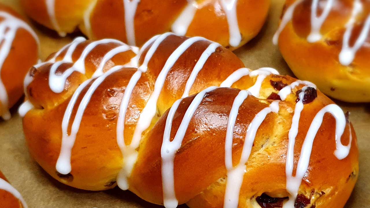 Cranberry Bread Rolls