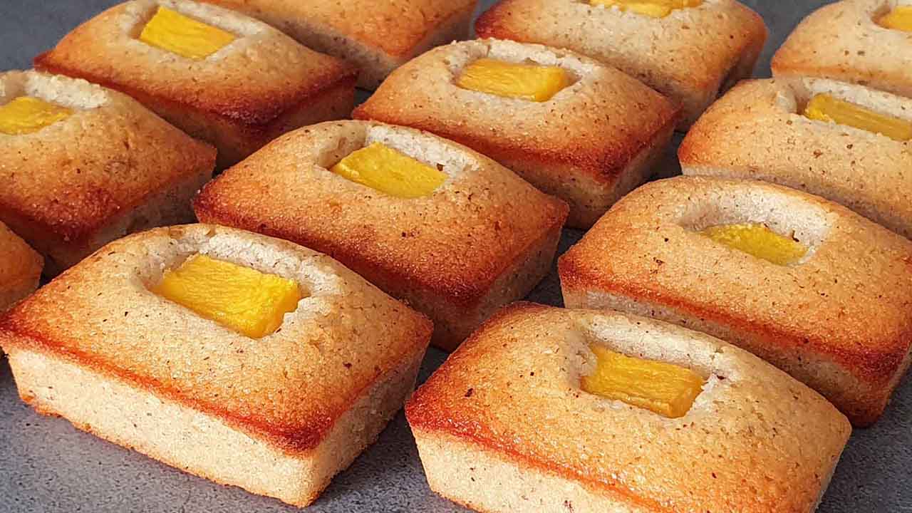 Financier With Mango